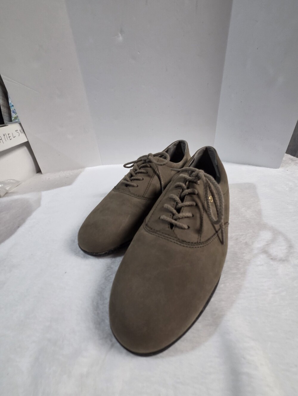 Easy Spirit Women's Olive Lace-Up Oxfords